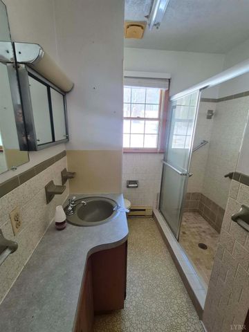 123 Elmwood Lane, Rustburg, VA 24588