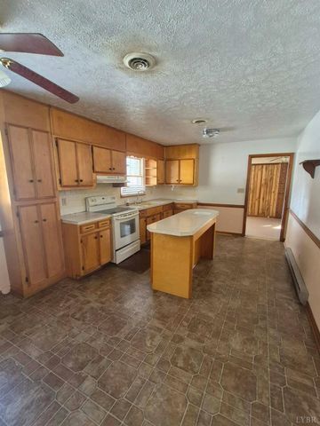 123 Elmwood Lane, Rustburg, VA 24588