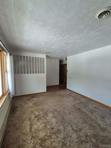 123 Elmwood Lane, Rustburg, VA 24588