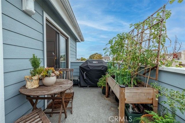 16960 Algonquin Street 2-304, Huntington Beach, CA 92649