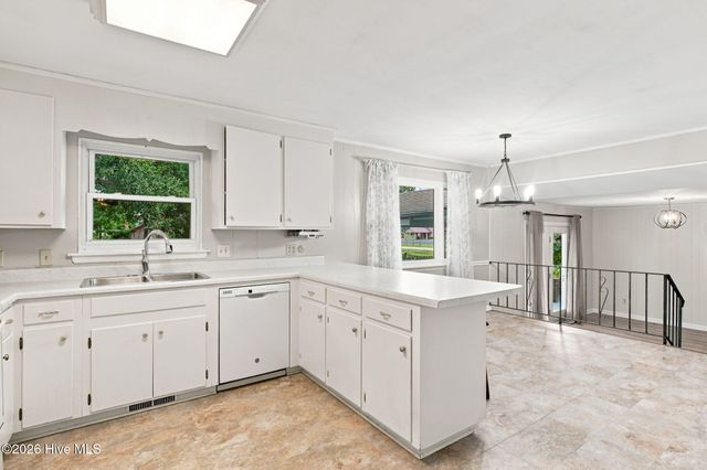 4637 Dean Drive, Wilmington, NC 28405