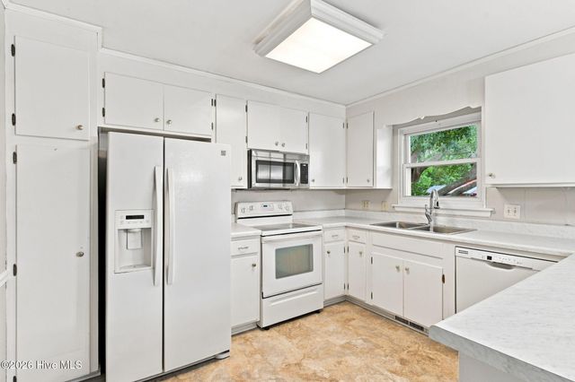 4637 Dean Drive, Wilmington, NC 28405