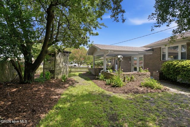 4637 Dean Drive, Wilmington, NC 28405