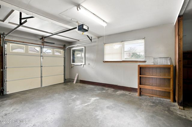 4637 Dean Drive, Wilmington, NC 28405