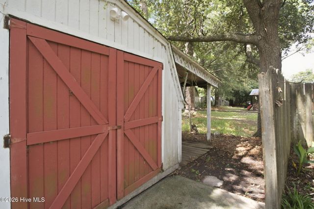 4637 Dean Drive, Wilmington, NC 28405