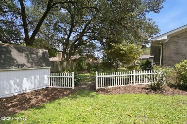 4637 Dean Drive, Wilmington, NC 28405