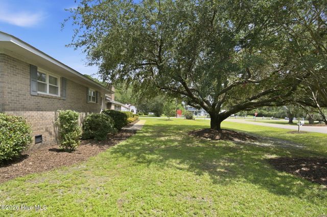 4637 Dean Drive, Wilmington, NC 28405