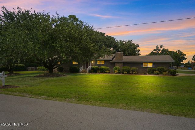 4637 Dean Drive, Wilmington, NC 28405