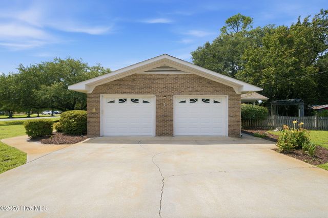 4637 Dean Drive, Wilmington, NC 28405