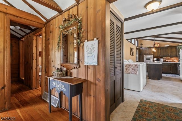 315 W Lake Shore Dr, Vernon Twp., NJ 07422