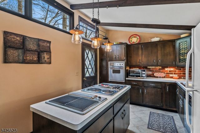 315 W Lake Shore Dr, Vernon Twp., NJ 07422