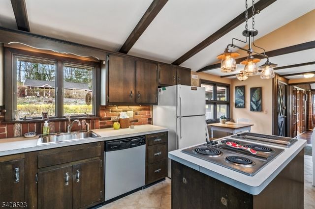 315 W Lake Shore Dr, Vernon Twp., NJ 07422