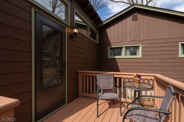 315 W Lake Shore Dr, Vernon Twp., NJ 07422