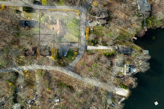 315 W Lake Shore Dr, Vernon Twp., NJ 07422