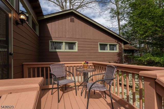 315 W Lake Shore Dr, Vernon Twp., NJ 07422