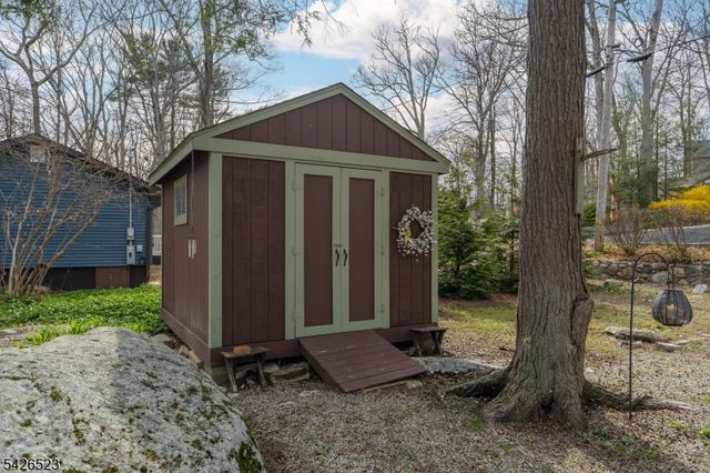 315 W Lake Shore Dr, Vernon Twp., NJ 07422