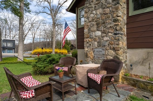 315 W Lake Shore Dr, Vernon Twp., NJ 07422