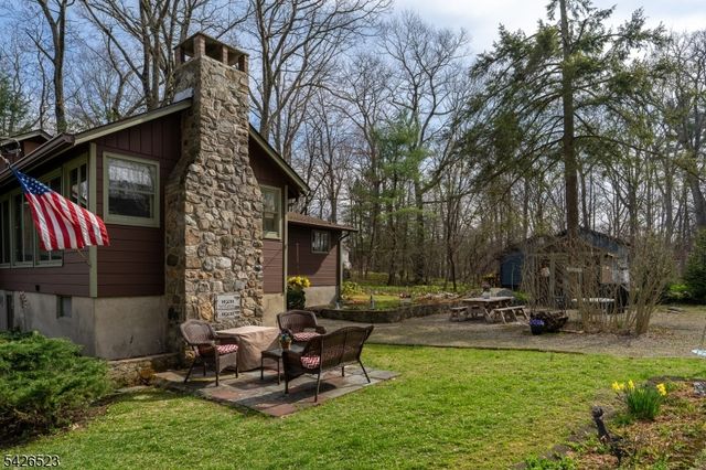 315 W Lake Shore Dr, Vernon Twp., NJ 07422