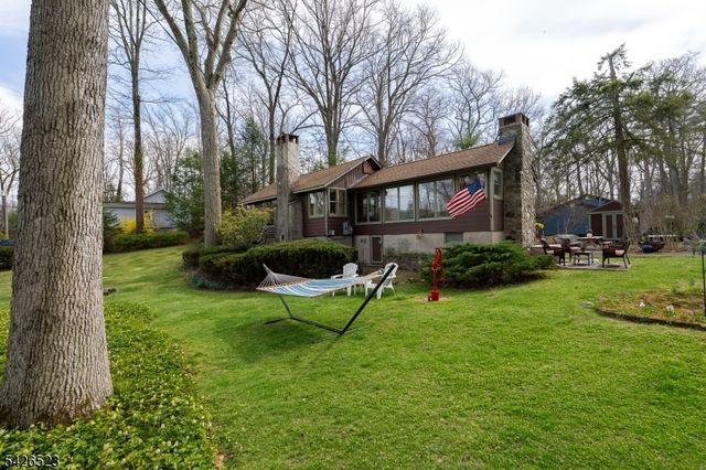 315 W Lake Shore Dr, Vernon Twp., NJ 07422