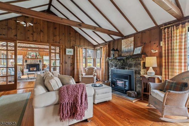 315 W Lake Shore Dr, Vernon Twp., NJ 07422