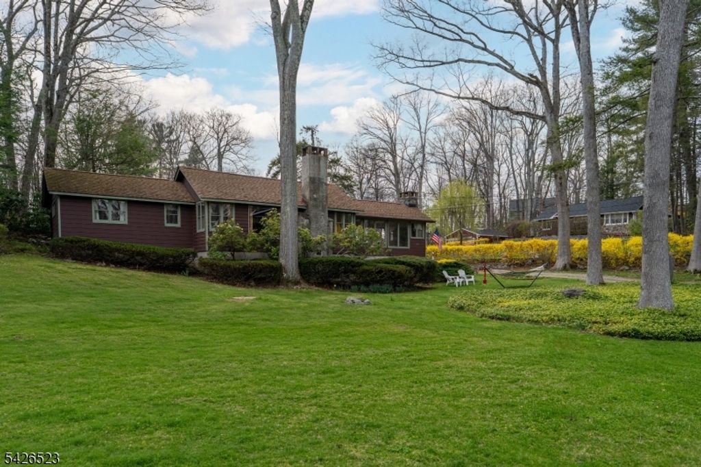 315 W Lake Shore Dr, Vernon Twp., NJ 07422 — photo 2