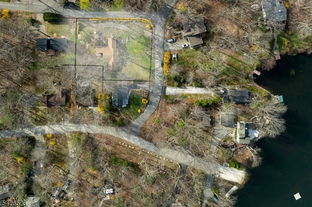315 W Lake Shore Dr, Vernon Twp., NJ 07422 — photo 4