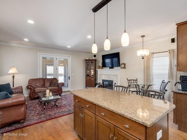 3644 N Avondale Avenue, Chicago, IL 60618