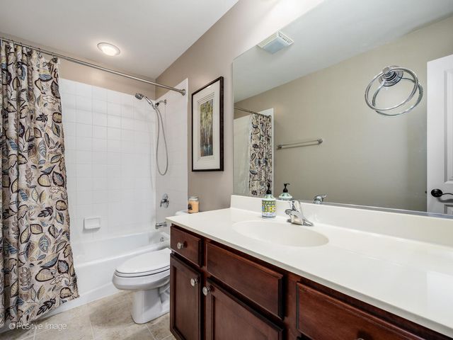 3644 N Avondale Avenue, Chicago, IL 60618