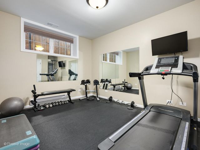 3644 N Avondale Avenue, Chicago, IL 60618