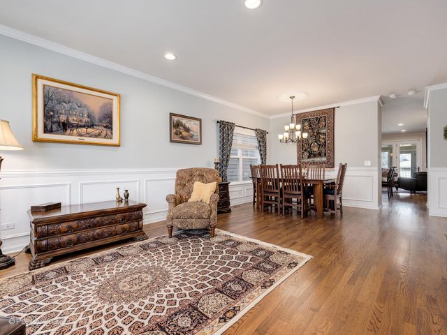 3644 N Avondale Avenue, Chicago, IL 60618