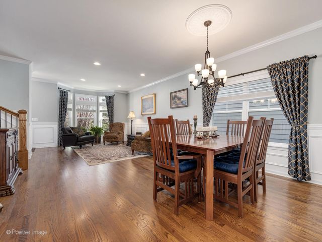 3644 N Avondale Avenue, Chicago, IL 60618