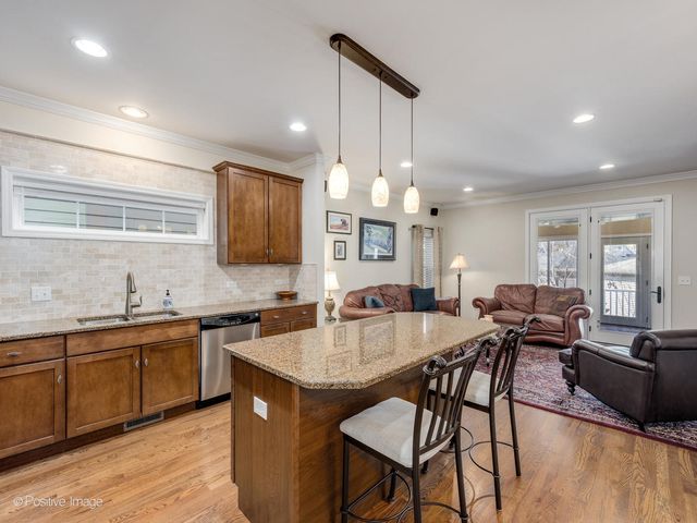 3644 N Avondale Avenue, Chicago, IL 60618