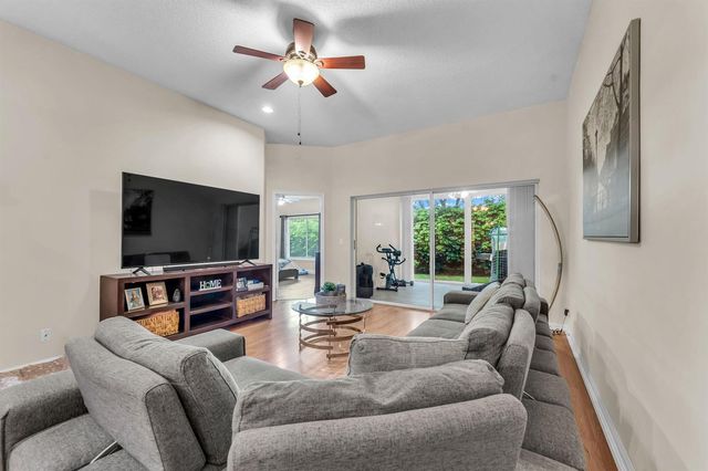 8385 Vía Serena, Boca Raton, FL 33433