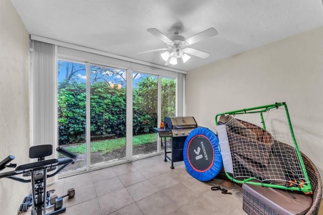 8385 Vía Serena, Boca Raton, FL 33433