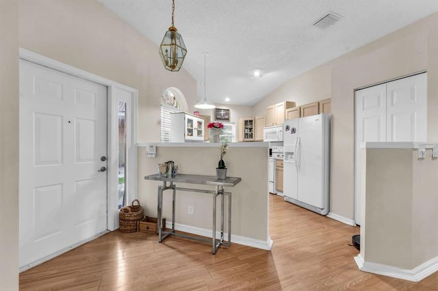 8385 Vía Serena, Boca Raton, FL 33433