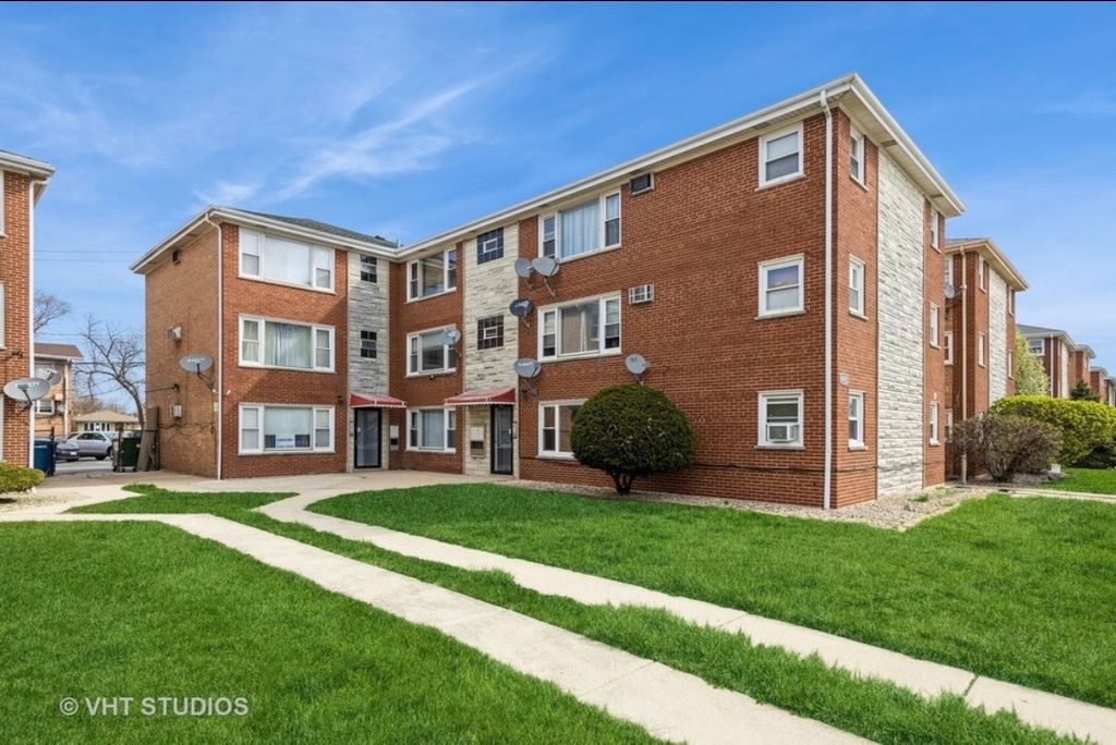 6952 W 65th Street 2B, Chicago, IL 60638