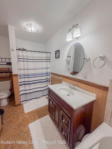 32 Kalina Drive, Saugerties, NY 12477