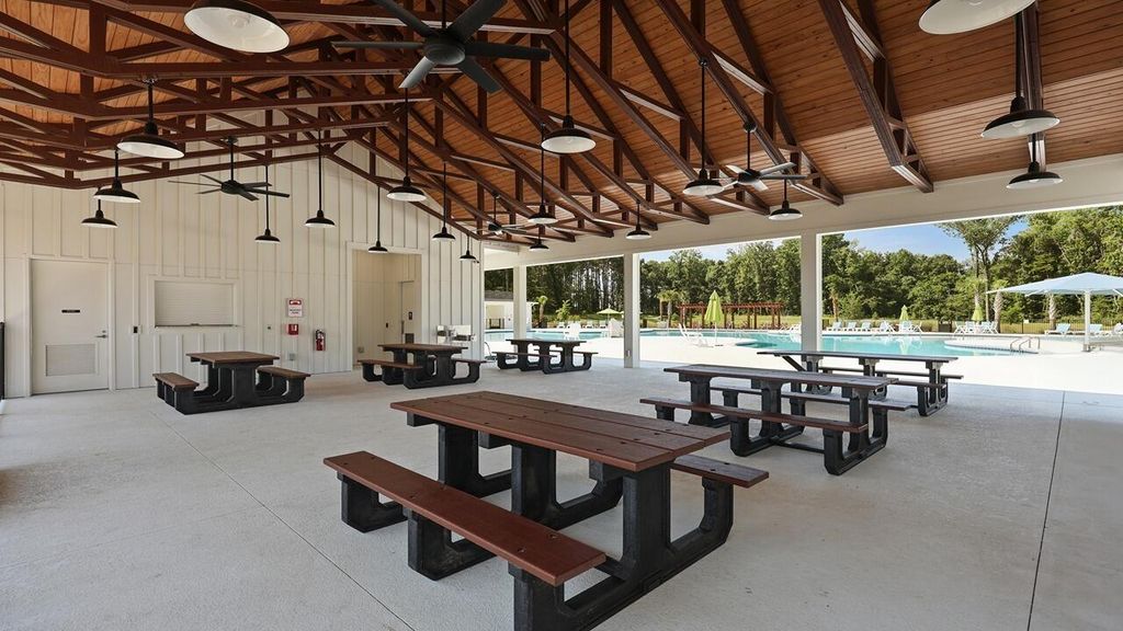 Image 7 of property listing at 226 Yarrow Way, Moncks Corner, SC 29461