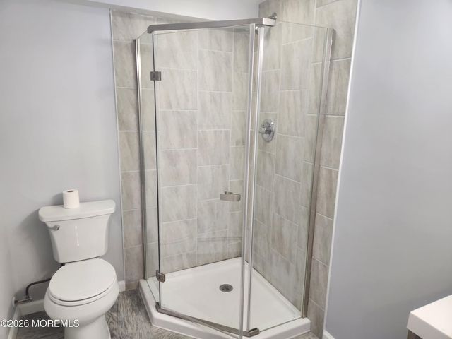 883 Roundtree Drive, Toms River, NJ 08753