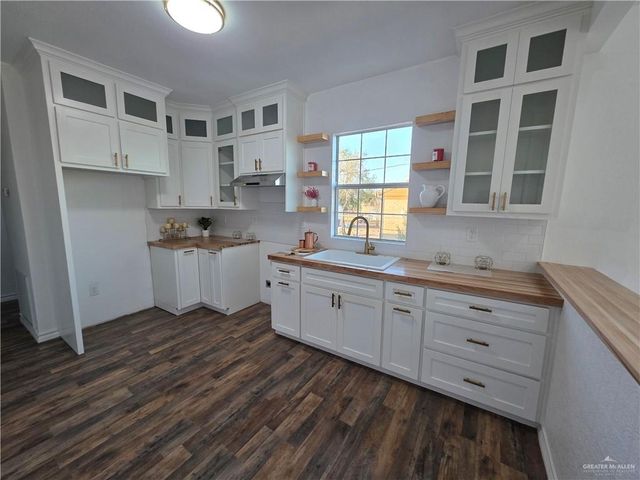 721 S Vermont Avenue, Mercedes, TX 78570