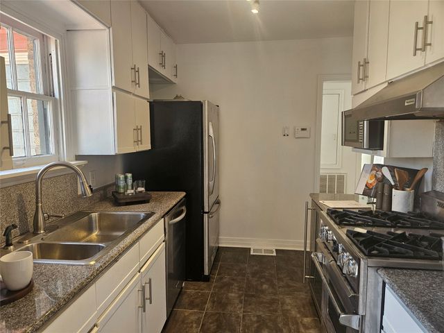 7010 Vivian Avenue, Dallas, TX 75223