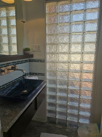 7010 Vivian Avenue, Dallas, TX 75223