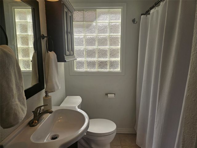 7010 Vivian Avenue, Dallas, TX 75223