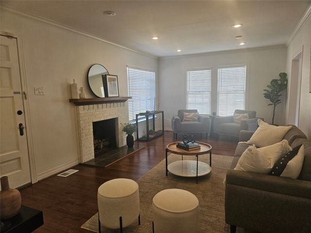 7010 Vivian Avenue, Dallas, TX 75223