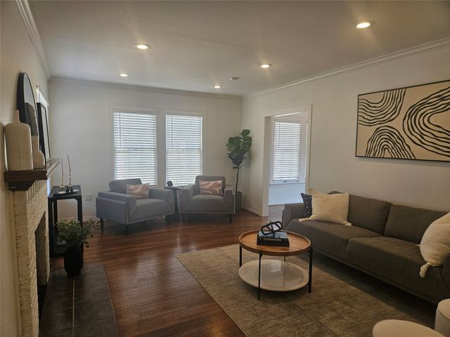 7010 Vivian Avenue, Dallas, TX 75223