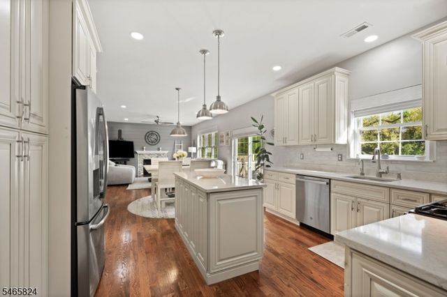 94 Princeton Ave, Rocky Hill Boro, NJ 08553