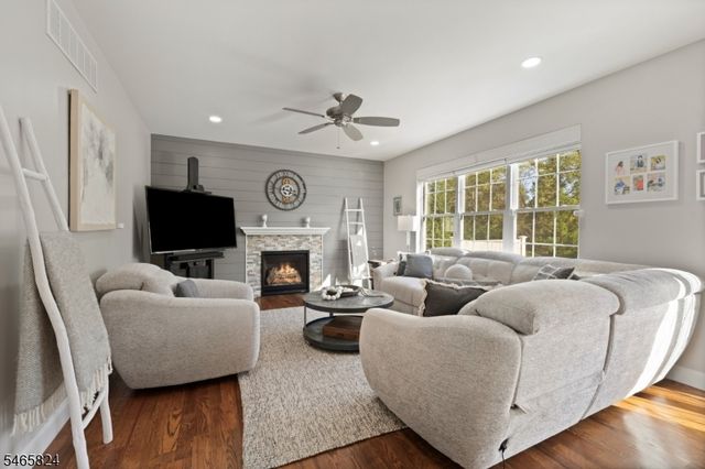 94 Princeton Ave, Rocky Hill Boro, NJ 08553