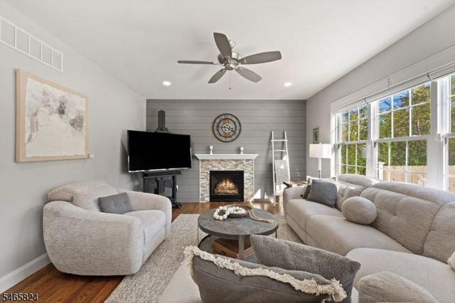 94 Princeton Ave, Rocky Hill Boro, NJ 08553