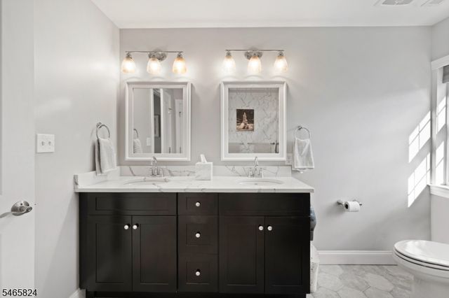 94 Princeton Ave, Rocky Hill Boro, NJ 08553
