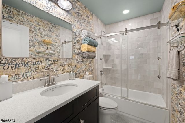 94 Princeton Ave, Rocky Hill Boro, NJ 08553